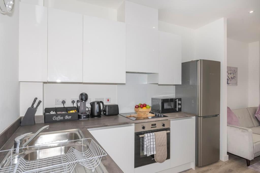 Modern, Stylish 2-bedroom New Build House Holiday home Birmingham